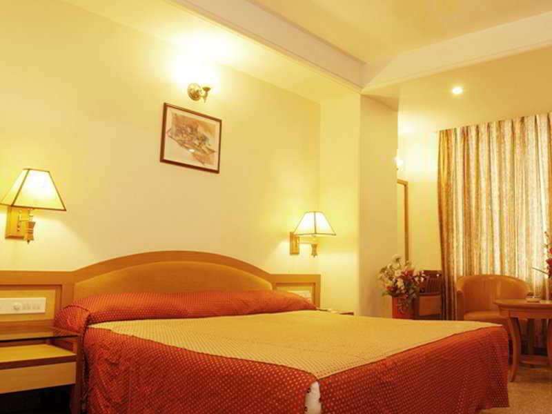 Hotel Mandakini Ambience Pune Esterno foto